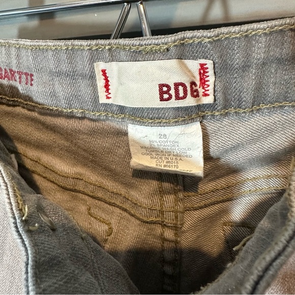 Urban Outfitters BDG Cigarette Jeans in Light Grey Denim - Picture 8 of 9